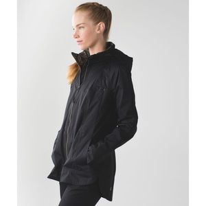 Lululemon fo drizzle rain jacket size 8